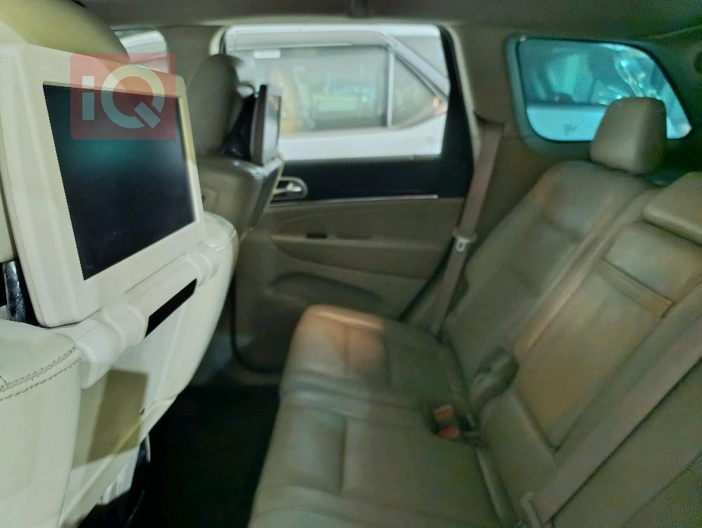 جیپ گراند شیرۆکی